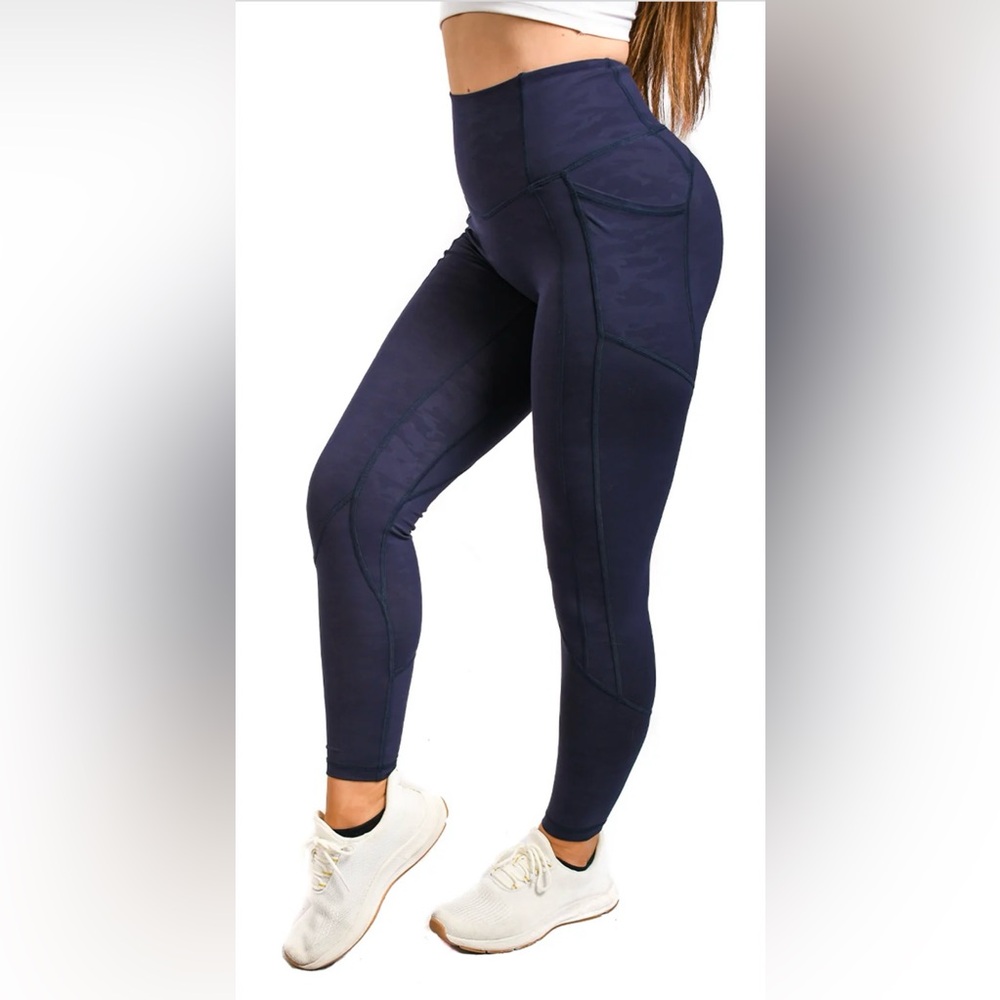 TIL you collapse Effortless Heart Booty W Pockets - Navy Camo size XL (12-14)